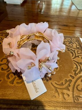 Natasha Couture Light Pink Floral Bracelet with Gold Accents